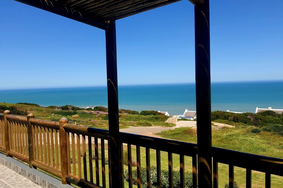 4 Bedroom Property for Sale in Fynbosstrand Western Cape